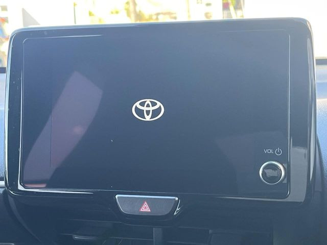�y8�C���` �f�B�X�v���C�I�[�f�B�I�z���ʂ̃f�B�X�v���C��AppleCarPlay��AndroidAuto�����p�\�B�傫�ȉ�ʂŃX�}�z�i�r�A�v���������p���������܂���