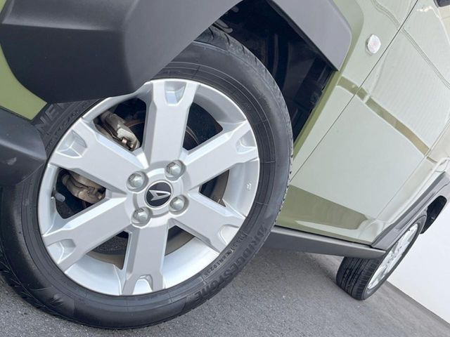 �y����15�C���`�A���~�z�C�[���z�O�ςɃ}�b�`���������A���~�z�C�[���𑕒����Ă���܂��B�e��ЊO�A���~�z�C�[����A�X�^�b�h���X�^�C�����戵�����Ă���܂��B���񂲑��k����������