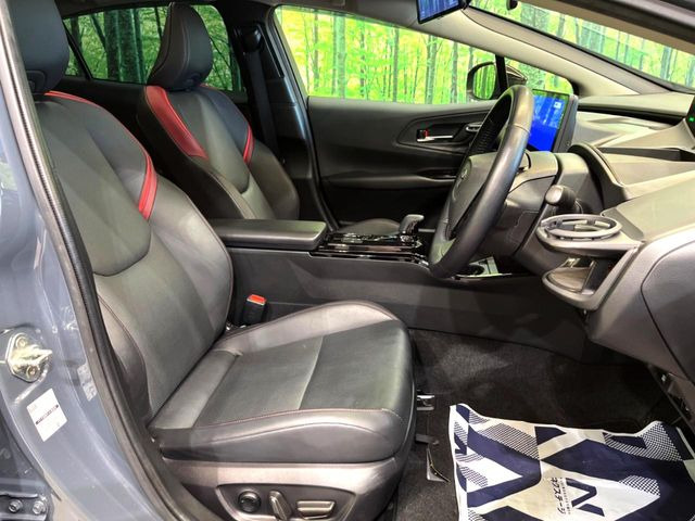 運転席シート廻りは使用感も少なく、良好な状態となっています。丁寧に使われていたことがよくわかりますね。