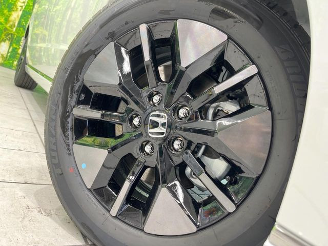 �y����16�C���`�A���~�z�C�[���z�O�ςɃ}�b�`���������A���~�z�C�[���𑕒����Ă���܂��B�e��ЊO�A���~�z�C�[����A�X�^�b�h���X�^�C�����戵�����Ă���܂��B���񂲑��k����������