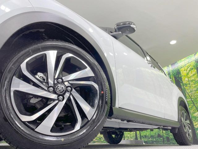 �y����17�C���`�A���~�z�C�[���z�O�ςɃ}�b�`���������A���~�z�C�[���𑕒����Ă���܂��B�e��ЊO�A���~�z�C�[����A�X�^�b�h���X�^�C�����戵�����Ă���܂��B���񂲑��k����������