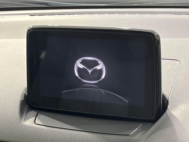 【メーカー純正ナビ】インテリアに溶け込むスタイリッシュな「専用設計」メーカーナビを装備♪視認性や操作性など基本性能にも優れ、より上質なカーライフをお楽しみいただけます。