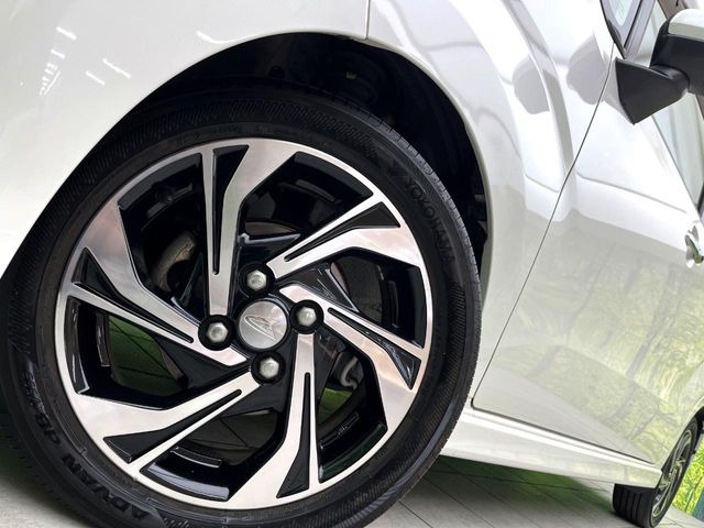 �y����15�C���`�A���~�z�C�[���z�O�ςɃ}�b�`���������A���~�z�C�[���𑕒����Ă���܂��B�e��ЊO�A���~�z�C�[����A�X�^�b�h���X�^�C�����戵�����Ă���܂��B���񂲑��k����������