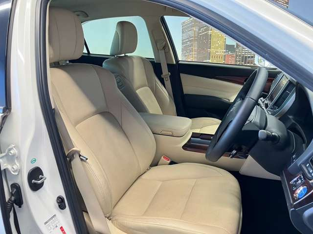 �^�]�Ȃ��L�X�Ƃ��Ă���^�]���₷�������������Ă��܂��������N���[�j���O�����{�ς݂ł��B