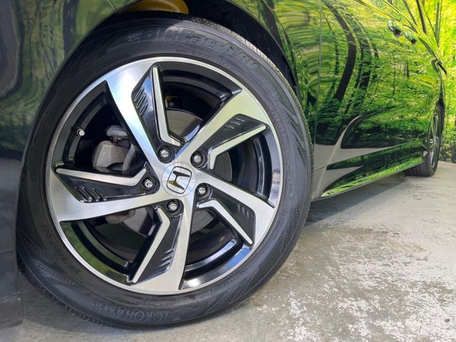 �y����17�C���`�A���~�z�C�[���z�O�ςɃ}�b�`���������A���~�z�C�[���𑕒����Ă���܂��B�e��ЊO�A���~�z�C�[����A�X�^�b�h���X�^�C�����戵�����Ă���܂��B���񂲑��k����������