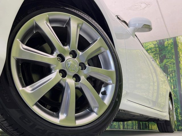 �y����18�C���`�A���~�z�C�[���z�O�ςɃ}�b�`���������A���~�z�C�[���𑕒����Ă���܂��B�e��ЊO�A���~�z�C�[����A�X�^�b�h���X�^�C�����戵�����Ă���܂��B���񂲑��k����������
