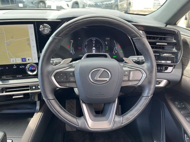�y�����v�����X�e�A�����O�z�㎿�Ȋv���g�p���邱�ƂŁA��ɂ����������݂ƂĂ��^�]���₷���n���h���ł���