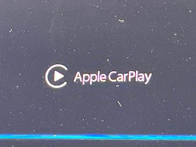 ��Apple Car Play:�X�}�z�Ƃ̗L���ڑ��ŁA�i�r�E�I�[�f�B�I�Đ��ȂǃX�}�z�̃A�v���@�\����ʂł��g����֗��@�\�ł�!