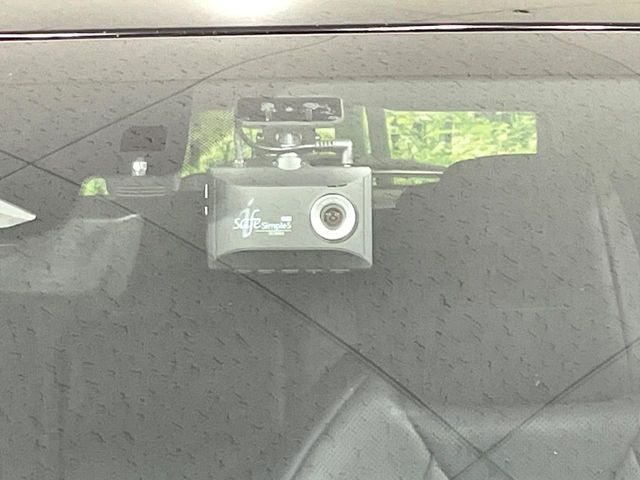 【ドライブレコーダー】ドライブレコーダー装備!走行中はもちろん、あおり運転や事故に遭遇した際、映像で記録し、万一のリスクに備えます。※記録用SDカードはお客様ご自身でご準備いただく必要があります。