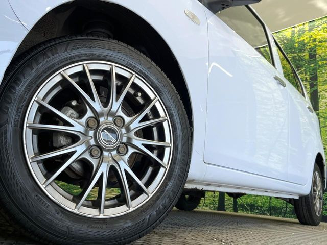 �y14�C���`�A���~�z�C�[���z�O�ςɃ}�b�`�����A���~�z�C�[���𑕒����Ă���܂��B�e��A���~�z�C�[����A�X�^�b�h���X�^�C�����戵�����Ă���܂��B���񂲑��k����������