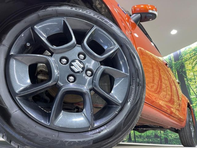 �y����16�C���`�A���~�z�C�[���z�O�ςɃ}�b�`���������A���~�z�C�[���𑕒����Ă���܂��B�e��ЊO�A���~�z�C�[����A�X�^�b�h���X�^�C�����戵�����Ă���܂��B���񂲑��k����������