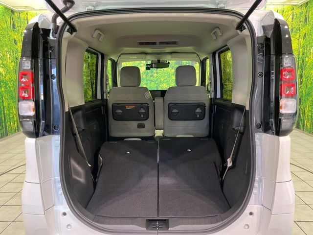 普段のお買い物や通勤、送迎等に十分な荷室スペースを確保しております。セカンドシートを倒すと、大きな荷物の積載も可能です♪
