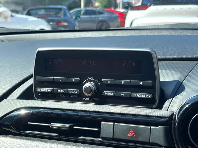 お好きな音楽を車内でお楽しみいただけます♪スピーカー交換・ウーハー追加などの音質向上や、最新ナビ・後席モニター等の取り付けも是非ご相談ください!