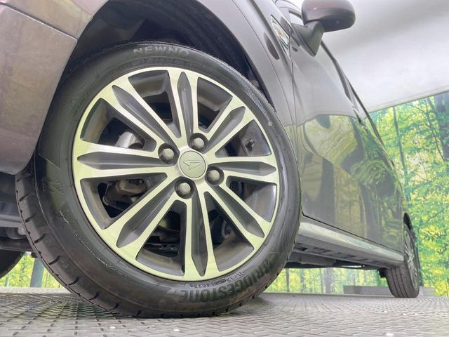 �y�����A���~�z�C�[���z�O�ςɃ}�b�`���������A���~�z�C�[���𑕒����Ă���܂��B�e��ЊO�A���~�z�C�[����A�X�^�b�h���X�^�C�����戵�����Ă���܂��B���񂲑��k����������