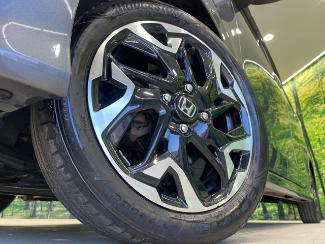 �y����15�C���`�A���~�z�C�[���z�O�ςɃ}�b�`���������A���~�z�C�[���𑕒����Ă���܂��B�e��ЊO�A���~�z�C�[����A�X�^�b�h���X�^�C�����戵�����Ă���܂��B���񂲑��k����������