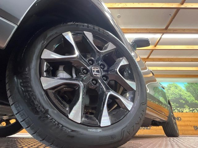 �y����18�C���`�A���~�z�C�[���z�O�ςɃ}�b�`���������A���~�z�C�[���𑕒����Ă���܂��B�e��ЊO�A���~�z�C�[����A�X�^�b�h���X�^�C�����戵�����Ă���܂��B���񂲑��k����������