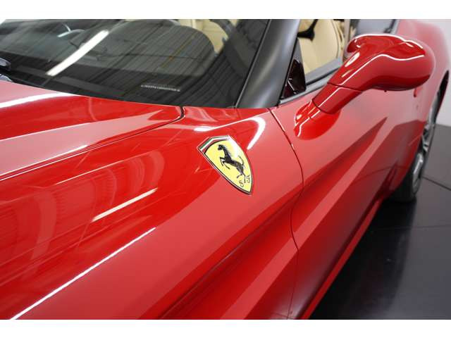 �o�b�e���[�R���f�B�V���i�[���t���i�ł���܂��̂Ńo�b�e���[�オ��̂��S�z���������܂���B���������̕��͐��񂨑��߂ɂ����₢���킹���������܂��B