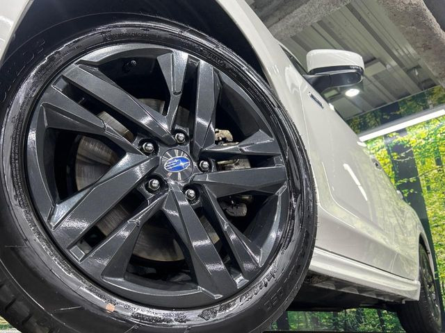 �y����17�C���`�A���~�z�C�[���z�O�ςɃ}�b�`���������A���~�z�C�[���𑕒����Ă���܂��B�e��ЊO�A���~�z�C�[����A�X�^�b�h���X�^�C�����戵�����Ă���܂��B���񂲑��k����������