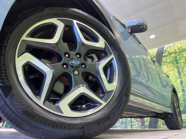 �y����18�C���`�A���~�z�C�[���z�O�ςɃ}�b�`���������A���~�z�C�[���𑕒����Ă���܂��B�e��ЊO�A���~�z�C�[����A�X�^�b�h���X�^�C�����戵�����Ă���܂��B���񂲑��k����������