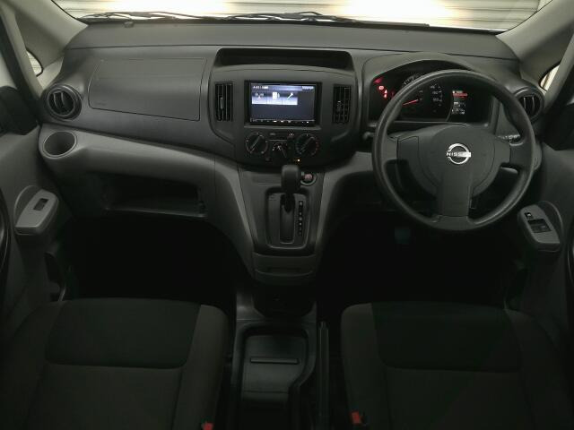 ���O���̐��|�E�K���X�n�{�f�B�R�[�e�B���O��CAR�N���[�j���O���Ǝ҂��{�H�������܂��̂ő�ϐ����B�I���b�N�X�����Ԃł݂͂Ȃ��܂ɉ��K�ȃh���C�u�����񑩁B