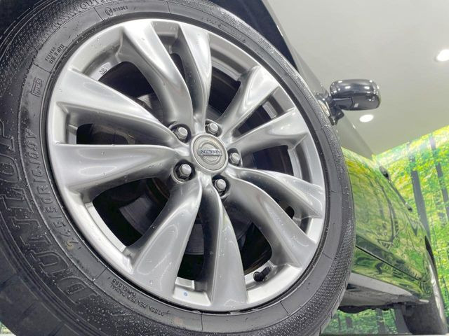 �y����18�C���`�A���~�z�C�[���z�O�ςɃ}�b�`���������A���~�z�C�[���𑕒����Ă���܂��B�e��ЊO�A���~�z�C�[����A�X�^�b�h���X�^�C�����戵�����Ă���܂��B���񂲑��k����������