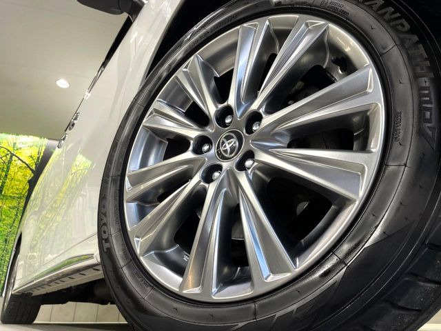 �y����18�C���`�A���~�z�C�[���z�O�ςɃ}�b�`���������A���~�z�C�[���𑕒����Ă���܂��B�e��ЊO�A���~�z�C�[����A�X�^�b�h���X�^�C�����戵�����Ă���܂��B���񂲑��k����������