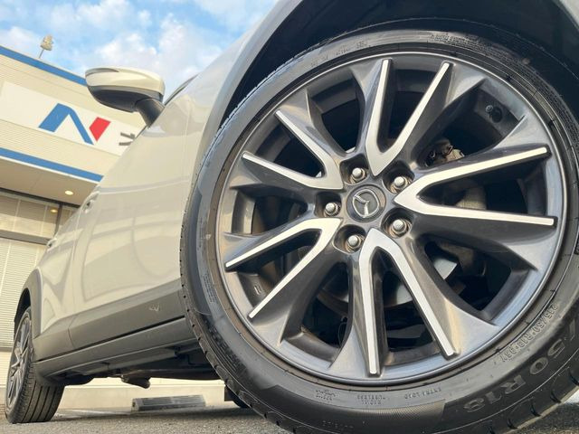 �y����18�C���`�A���~�z�C�[���z�O�ςɃ}�b�`���������A���~�z�C�[���𑕒����Ă���܂��B�e��ЊO�A���~�z�C�[����A�X�^�b�h���X�^�C�����戵�����Ă���܂��B���񂲑��k����������