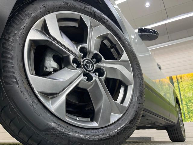 �y�����A���~�z�C�[���z�O�ςɃ}�b�`���������A���~�z�C�[���𑕒����Ă���܂��B�e��ЊO�A���~�z�C�[����A�X�^�b�h���X�^�C�����戵�����Ă���܂��B���񂲑��k����������