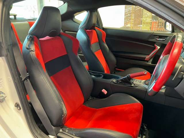 �^�]�Ȃ��L�X�Ƃ��Ă���^�]���₷�������������Ă��܂��������N���[�j���O�����{�ς݂ł��B
