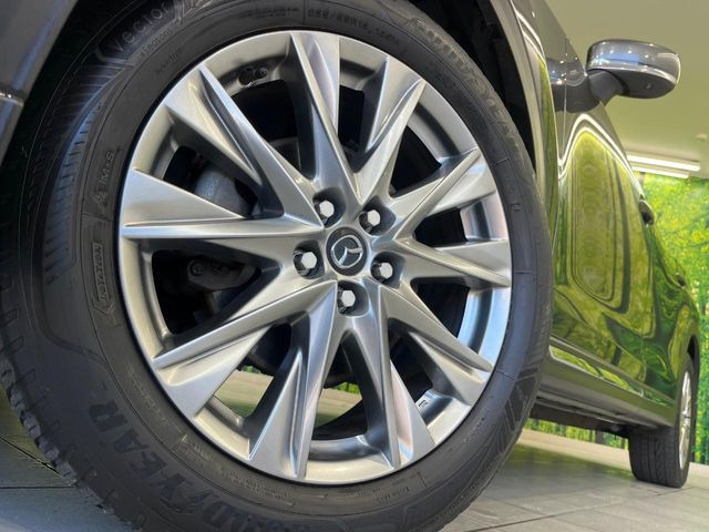 �y����19�C���`�A���~�z�C�[���z�O�ςɃ}�b�`���������A���~�z�C�[���𑕒����Ă���܂��B�e��ЊO�A���~�z�C�[����A�X�^�b�h���X�^�C�����戵�����Ă���܂��B���񂲑��k����������