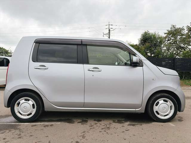 お客様のご予算帯に合わせたお車を常時100台以上取り揃えています!当社のスタッフがお客様のお車選びをしっかりサポートしご提案させていただきます!