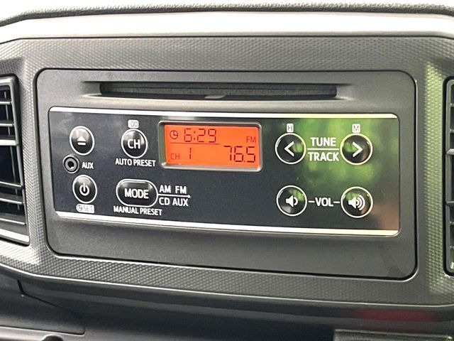 お好きな音楽を車内でお楽しみいただけます♪スピーカー交換・ウーハー追加などの音質向上や、最新ナビ・後席モニター等の取り付けも是非ご相談ください!