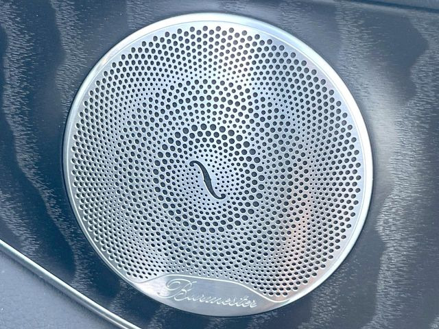 ��Burmester�T���E���h�V�X�e��:�n�C�G���h�I�[�f�B�I��僁�[�J�[����|����Ԑ�p�̃v���~�A���X�s�[�J�[�𑕔��B�����̃X�s�[�J�[����A���̗������܂ŕ����鍂�i���ȉ��y�����y���݂��������܂��B