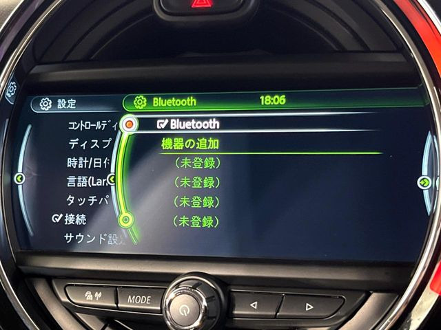 ��Bluetooth:���莝���̃X�}�[�g�t�H���ȂǂƐڑ����A�n���Y�t���[�ʘb��Տꊴ����~���[�W�b�N�Đ������y���݂��������܂��B�����ڑ��ł��̂Ŕς킵��������܂����