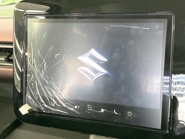 【メーカー純正ナビ】インテリアに溶け込むスタイリッシュな「専用設計」メーカーナビを装備♪視認性や操作性など基本性能にも優れ、より上質なカーライフをお楽しみいただけます。