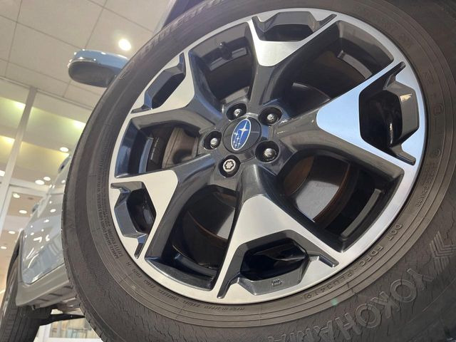 �y����17�C���`�A���~�z�C�[���z�O�ςɃ}�b�`���������A���~�z�C�[���𑕒����Ă���܂��B�e��ЊO�A���~�z�C�[����A�X�^�b�h���X�^�C�����戵�����Ă���܂��B���񂲑��k����������