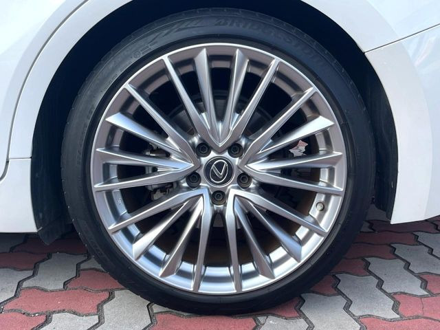 �y����19�C���`�A���~�z�C�[���z�O�ςɃ}�b�`���������A���~�z�C�[���𑕒����Ă���܂��B�e��ЊO�A���~�z�C�[����A�X�^�b�h���X�^�C�����戵�����Ă���܂��B���񂲑��k����������