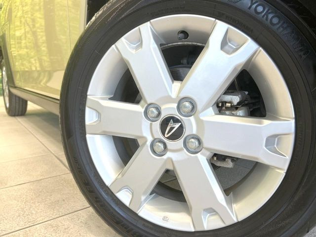 �y����15�C���`�A���~�z�C�[���z�O�ςɃ}�b�`���������A���~�z�C�[���𑕒����Ă���܂��B�e��ЊO�A���~�z�C�[����A�X�^�b�h���X�^�C�����戵�����Ă���܂��B���񂲑��k����������