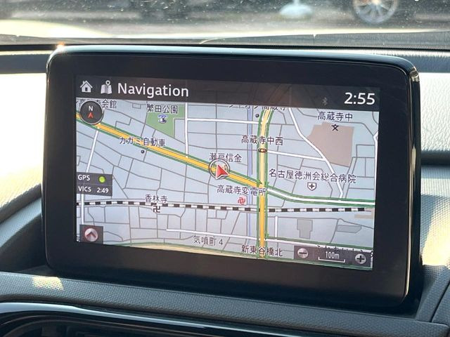 【マツダコネクトナビ】車内の雰囲気にマッチした一体型タイプのナビ。各種車輌設定やBluetooth再生等、様々な機能が楽しめます。直感的なダイヤル操作が可能で、使い勝手も良好です。