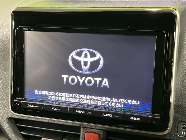 【純正9型ナビ】人気の純正ナビを装備しております。ナビの使いやすさはもちろん、オーディオ機能も充実!キャンプや旅行はもちろん、通勤や買い物など普段のドライブも楽しくなるはず♪