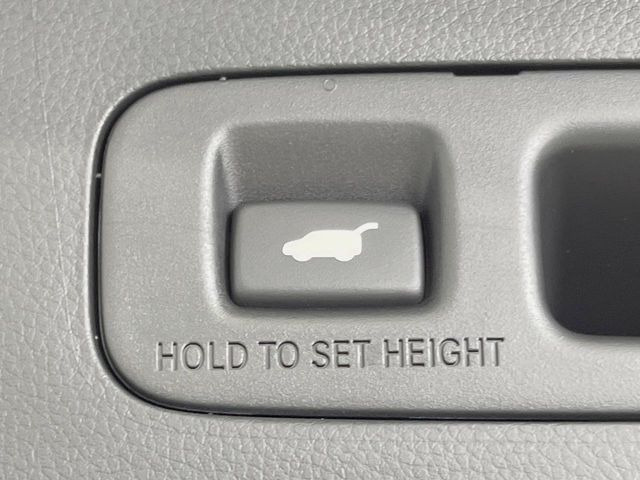 【パワーバックドア】スマートキーや運転席のボタンを押すだけでリアゲートが自動で開閉します!荷物を持っている時や、高い位置にあるバックドアを閉める際に便利な機能です♪