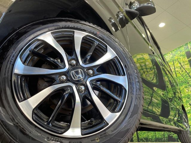 �y����14�C���`�A���~�z�C�[���z�O�ςɃ}�b�`���������A���~�z�C�[���𑕒����Ă���܂��B�e��ЊO�A���~�z�C�[����A�X�^�b�h���X�^�C�����戵�����Ă���܂��B���񂲑��k����������