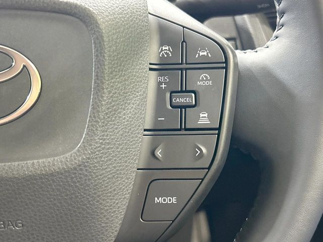 【レーダークルーズコントロール】高速道路での長距離走行が楽に!!自動で速度を保つクルーズコントロールが、衝突軽減システムと連携し、前方の車両を感知して車間を保つように速度調節してくれます!!