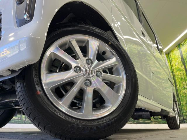 �y����14�C���`�A���~�z�C�[���z�O�ςɃ}�b�`���������A���~�z�C�[���𑕒����Ă���܂��B�e��ЊO�A���~�z�C�[����A�X�^�b�h���X�^�C�����戵�����Ă���܂��B���񂲑��k����������
