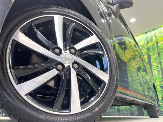 �y����16�C���`�A���~�z�C�[���z�O�ςɃ}�b�`���������A���~�z�C�[���𑕒����Ă���܂��B�e��ЊO�A���~�z�C�[����A�X�^�b�h���X�^�C�����戵�����Ă���܂��B���񂲑��k����������