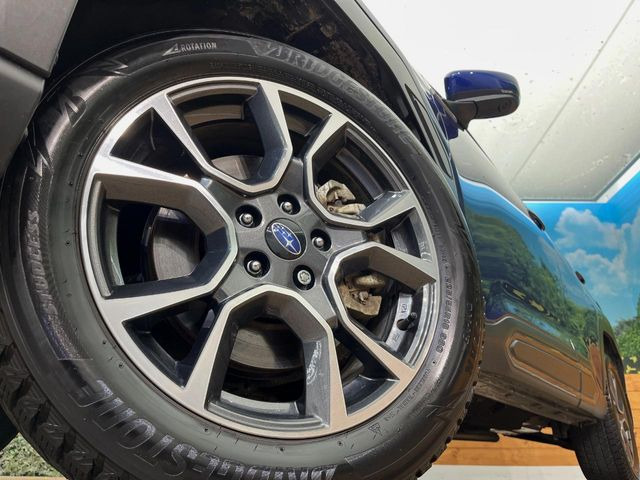 �y����18�C���`�A���~�z�C�[���z�O�ςɃ}�b�`���������A���~�z�C�[���𑕒����Ă���܂��B�e��ЊO�A���~�z�C�[����A�X�^�b�h���X�^�C�����戵�����Ă���܂��B���񂲑��k����������
