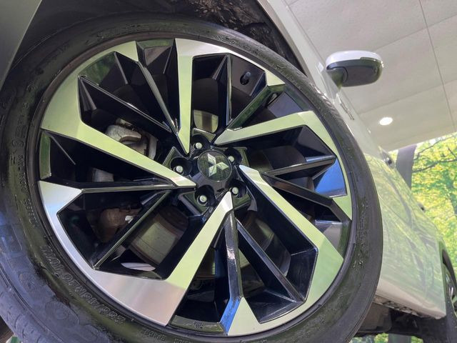 �y����20�C���`�A���~�z�C�[���z�O�ςɃ}�b�`���������A���~�z�C�[���𑕒����Ă���܂��B�e��ЊO�A���~�z�C�[����A�X�^�b�h���X�^�C�����戵�����Ă���܂��B���񂲑��k����������