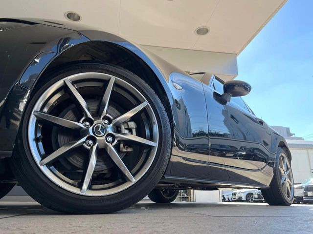 �y����16�C���`�A���~�z�C�[���z�O�ςɃ}�b�`���������A���~�z�C�[���𑕒����Ă���܂��B�e��ЊO�A���~�z�C�[����A�X�^�b�h���X�^�C�����戵�����Ă���܂��B���񂲑��k����������