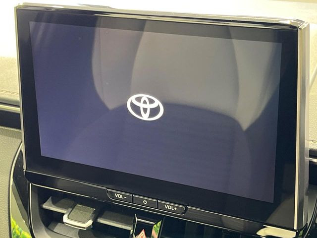 【10.5インチナビ】高級感とインパクトのある大画面ナビを装備。各種オーディオ操作はもちろん、スマホ連携もできる利便性の高いナビです♪