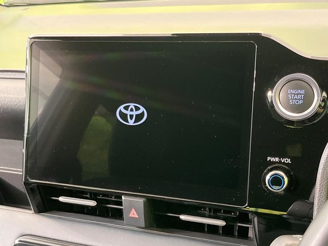 【純正10型ナビ】人気の純正ナビを装備しております。ナビの使いやすさはもちろん、オーディオ機能も充実!キャンプや旅行はもちろん、通勤や買い物など普段のドライブも楽しくなるはず♪